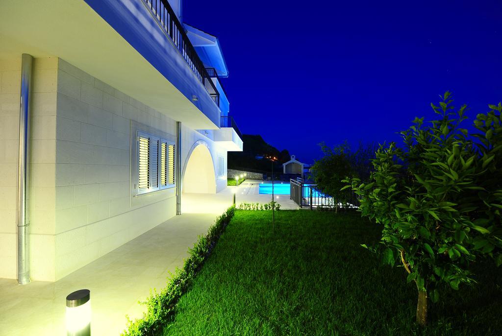 The One Resort Подстрана Екстер'єр фото