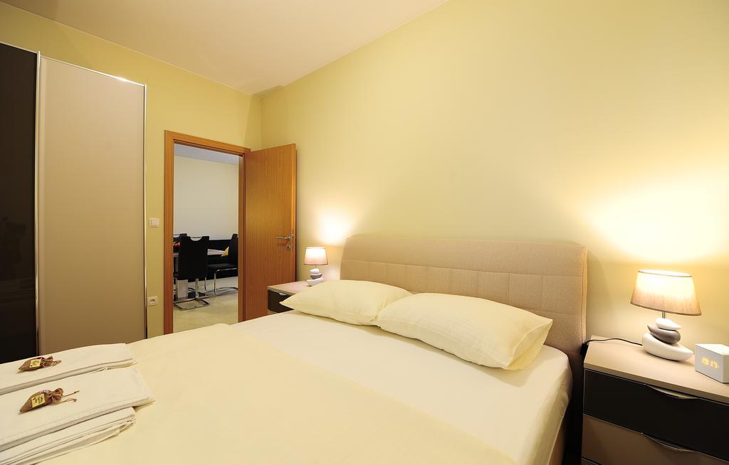 The One Resort Подстрана Екстер'єр фото