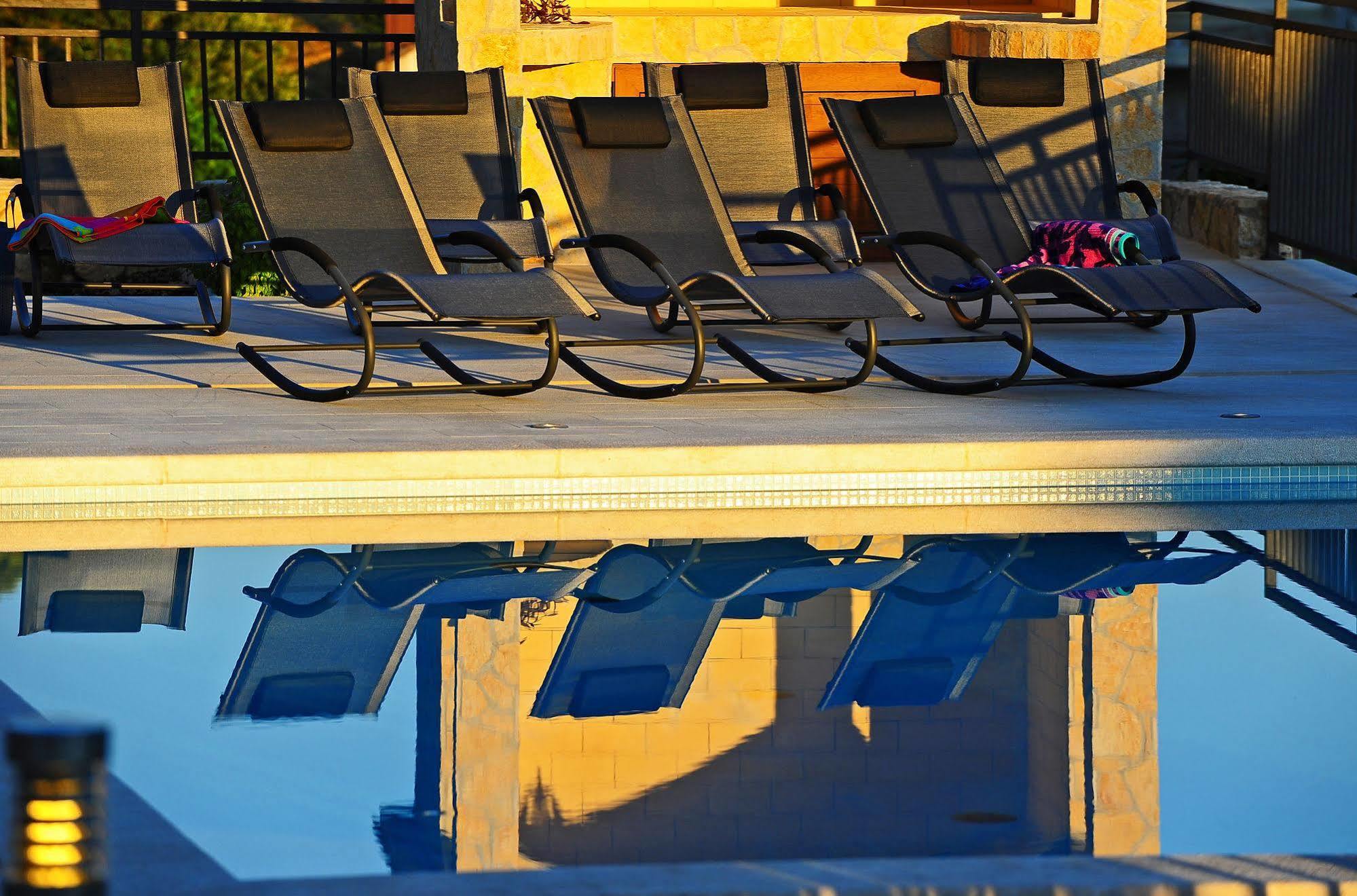 The One Resort Подстрана Екстер'єр фото
